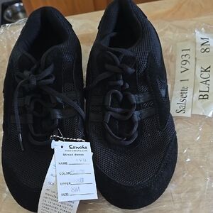 Black Athletic Shoes with Minimalist Design